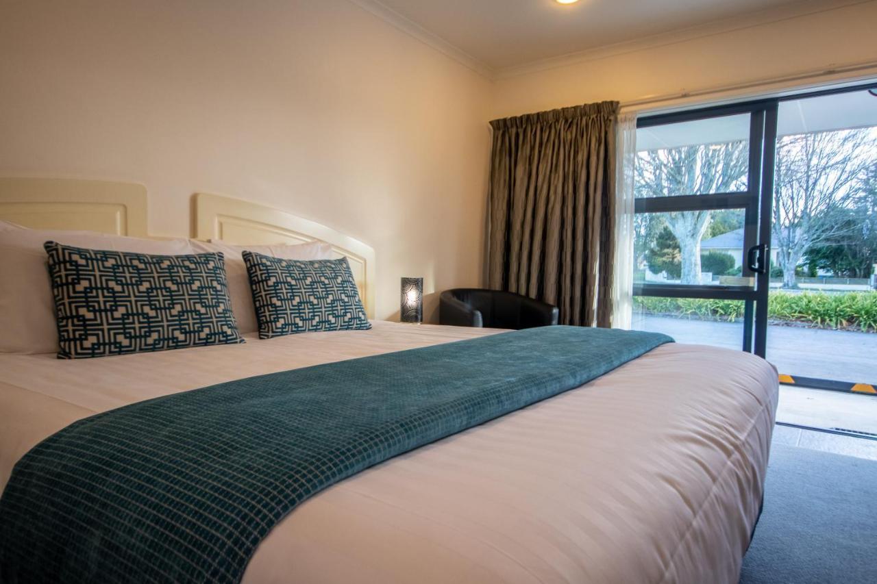 Antonio Mews Motel สแตรทฟอร์ด ภายนอก รูปภาพ