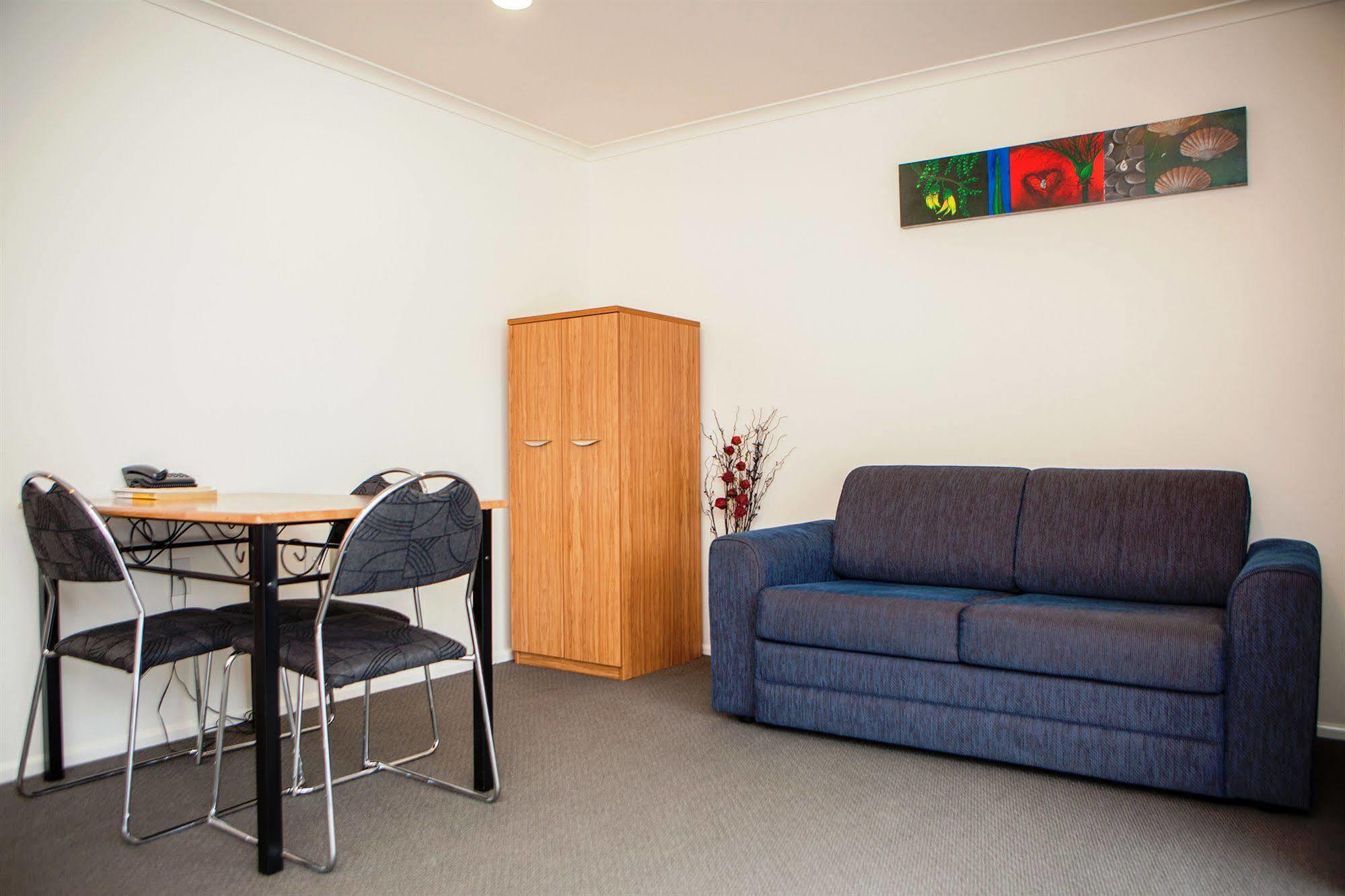 Antonio Mews Motel สแตรทฟอร์ด ภายนอก รูปภาพ