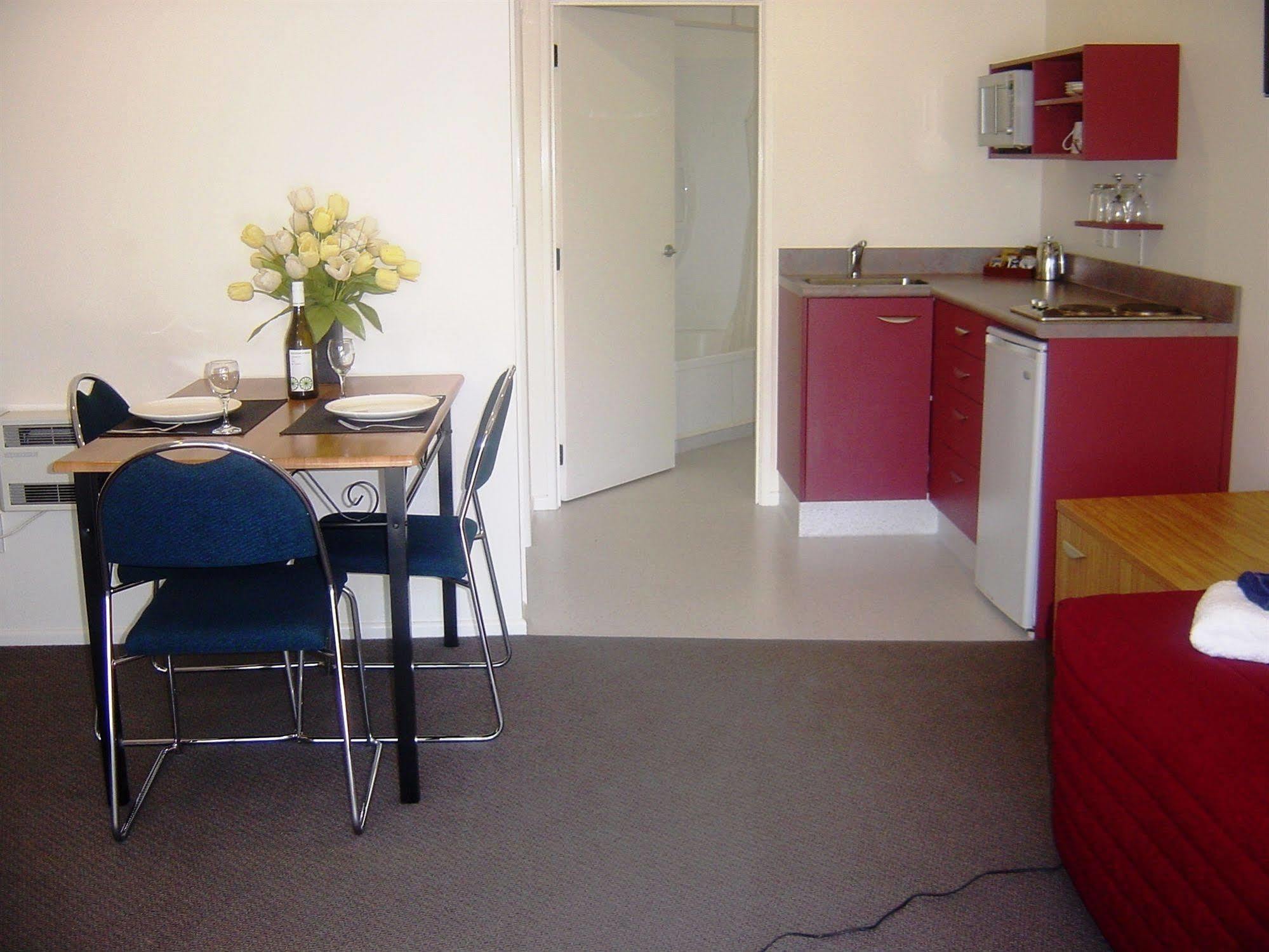 Antonio Mews Motel สแตรทฟอร์ด ภายนอก รูปภาพ