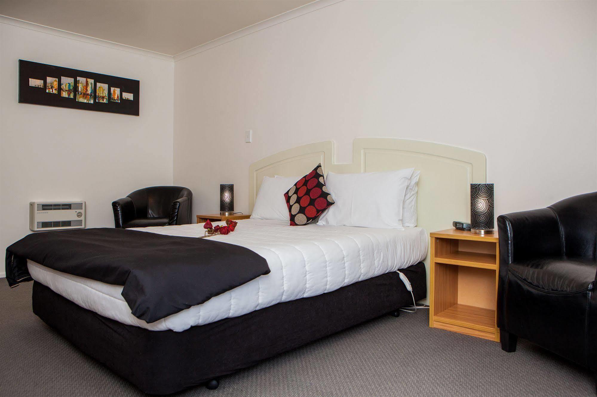 Antonio Mews Motel สแตรทฟอร์ด ภายนอก รูปภาพ