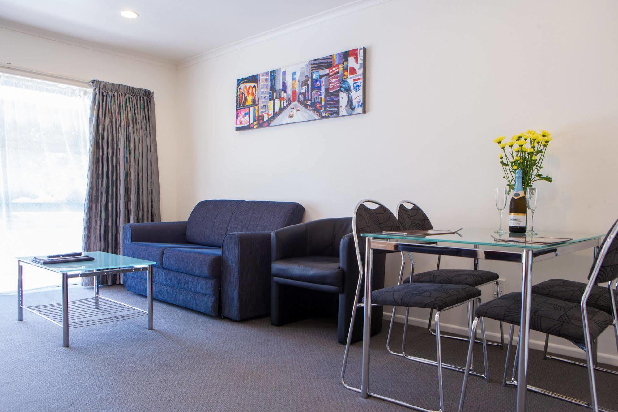 Antonio Mews Motel สแตรทฟอร์ด ภายนอก รูปภาพ