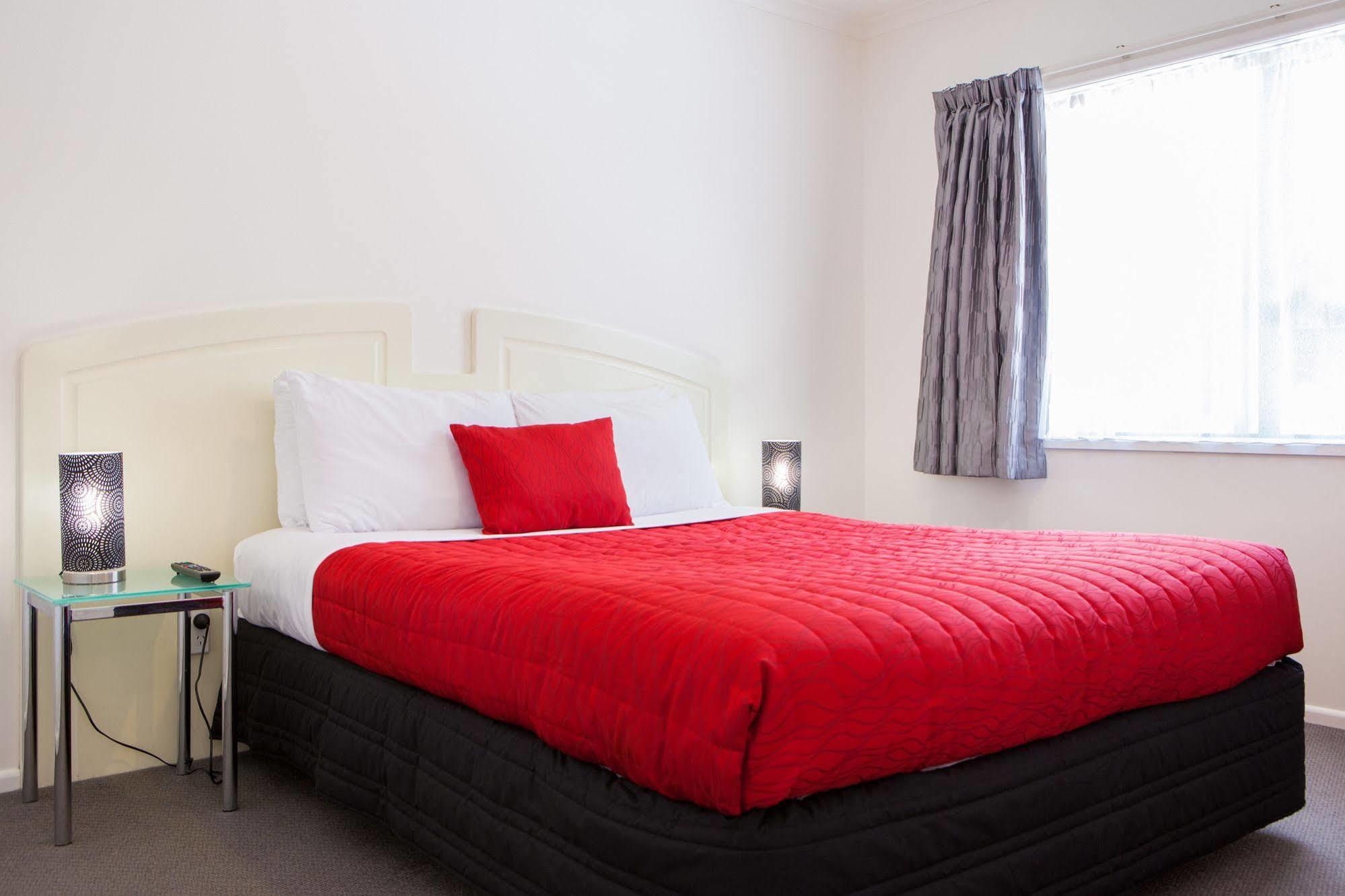 Antonio Mews Motel สแตรทฟอร์ด ภายนอก รูปภาพ