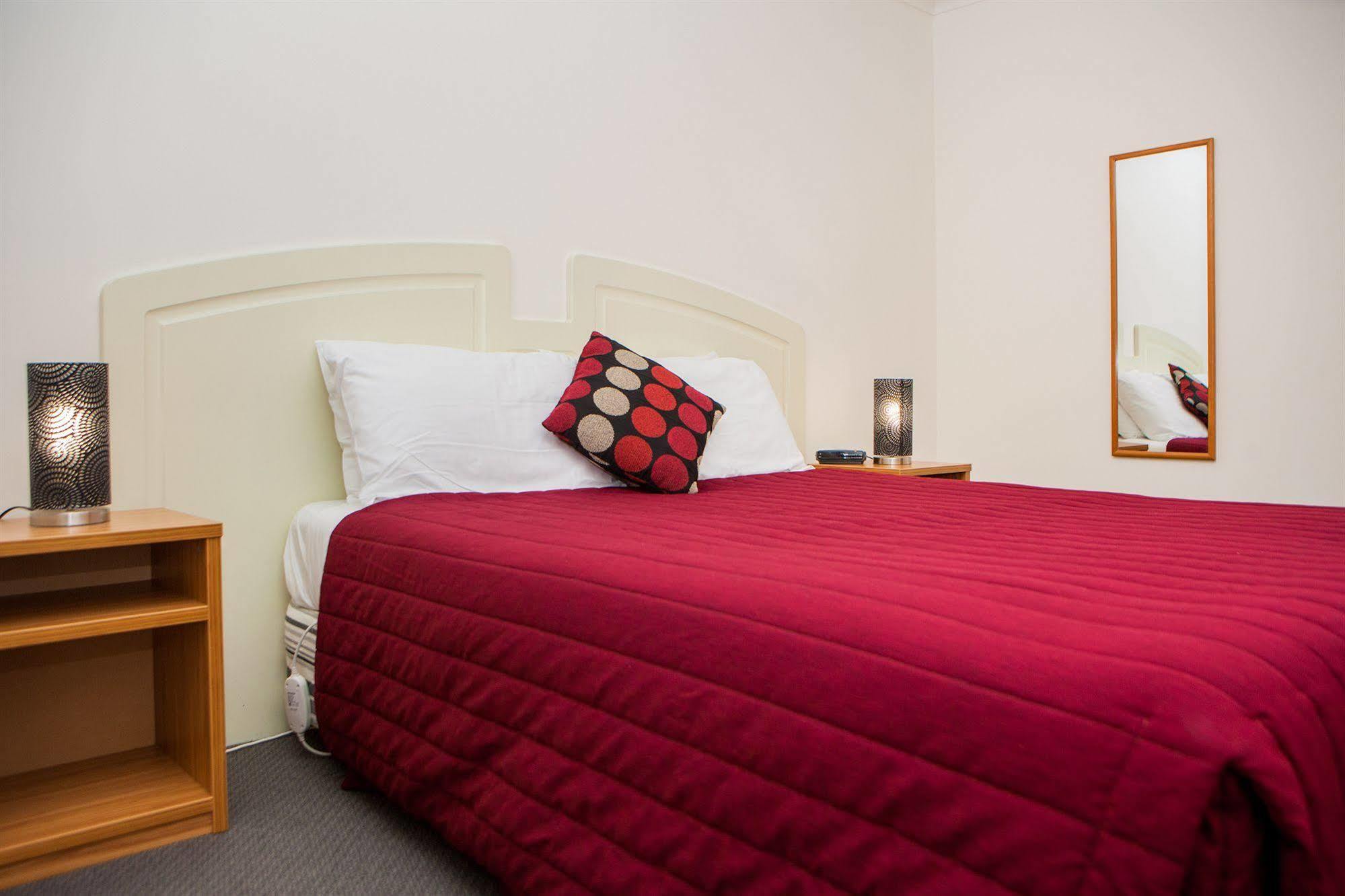 Antonio Mews Motel สแตรทฟอร์ด ภายนอก รูปภาพ