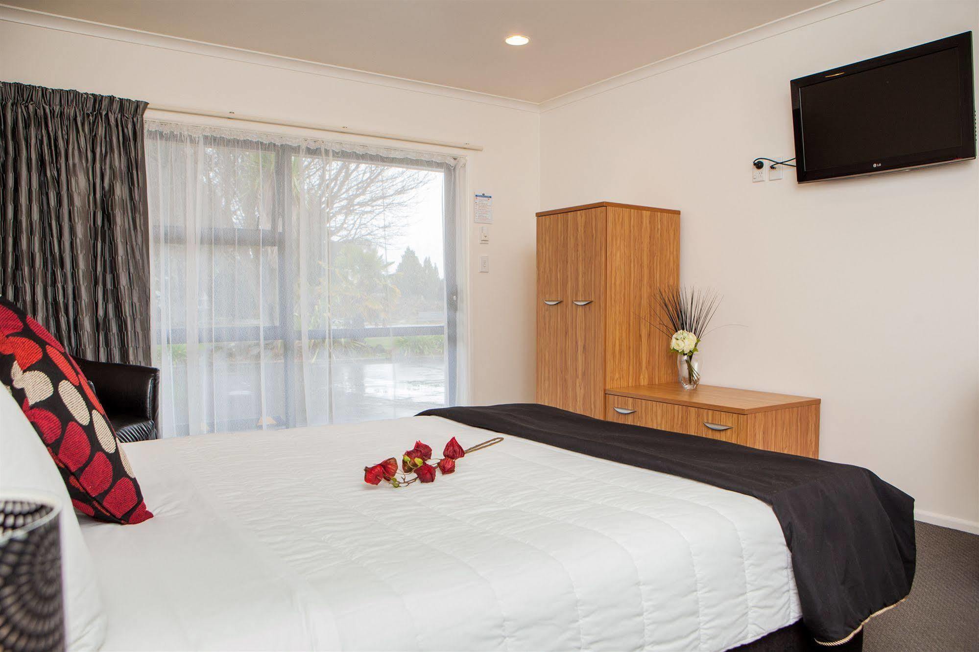 Antonio Mews Motel สแตรทฟอร์ด ภายนอก รูปภาพ